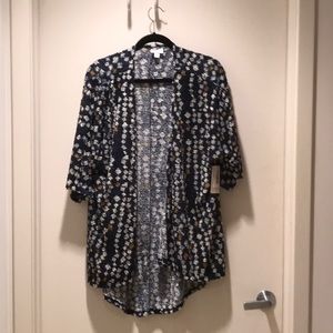 Lularoe Lindsay kimono size small.